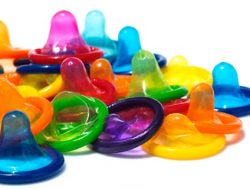 روش استفاده از کاندوم و معرفی انواع کاندوم (۱۸+)